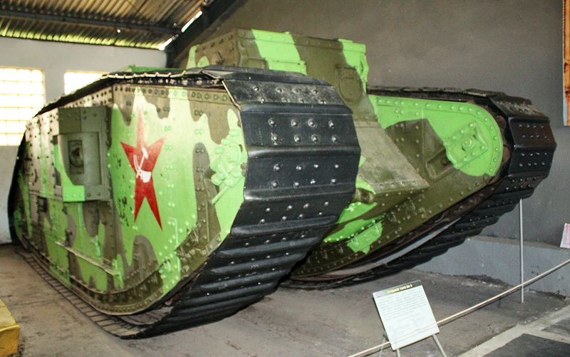 16 - tank mk V GBR.jpg - Mark V war ein britischer Panzer des Ersten Weltkrieges (England)